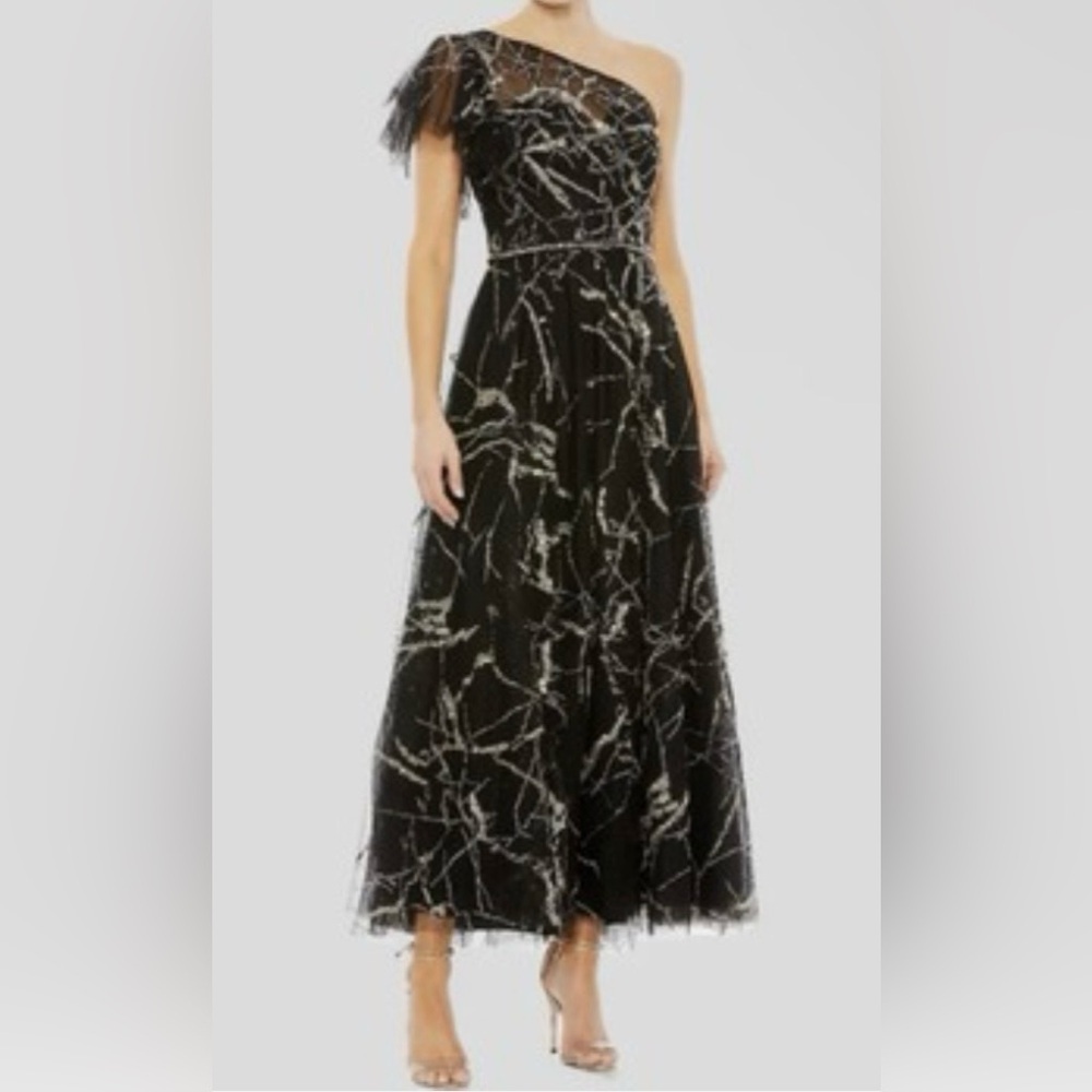 One-Shoulder Black Evening Dress with Silver Embroidery